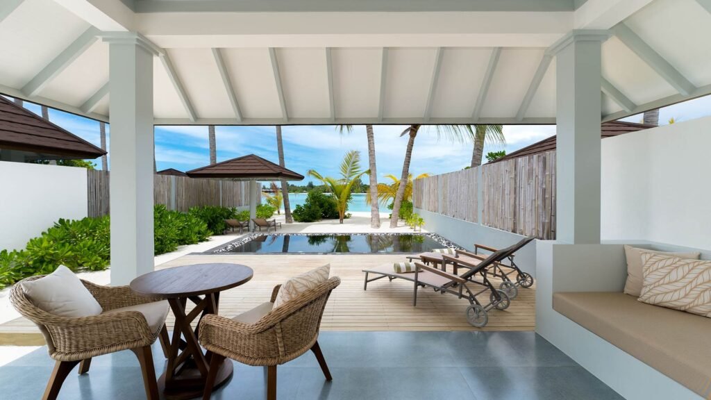 grand-beach-suite-with-pool-view