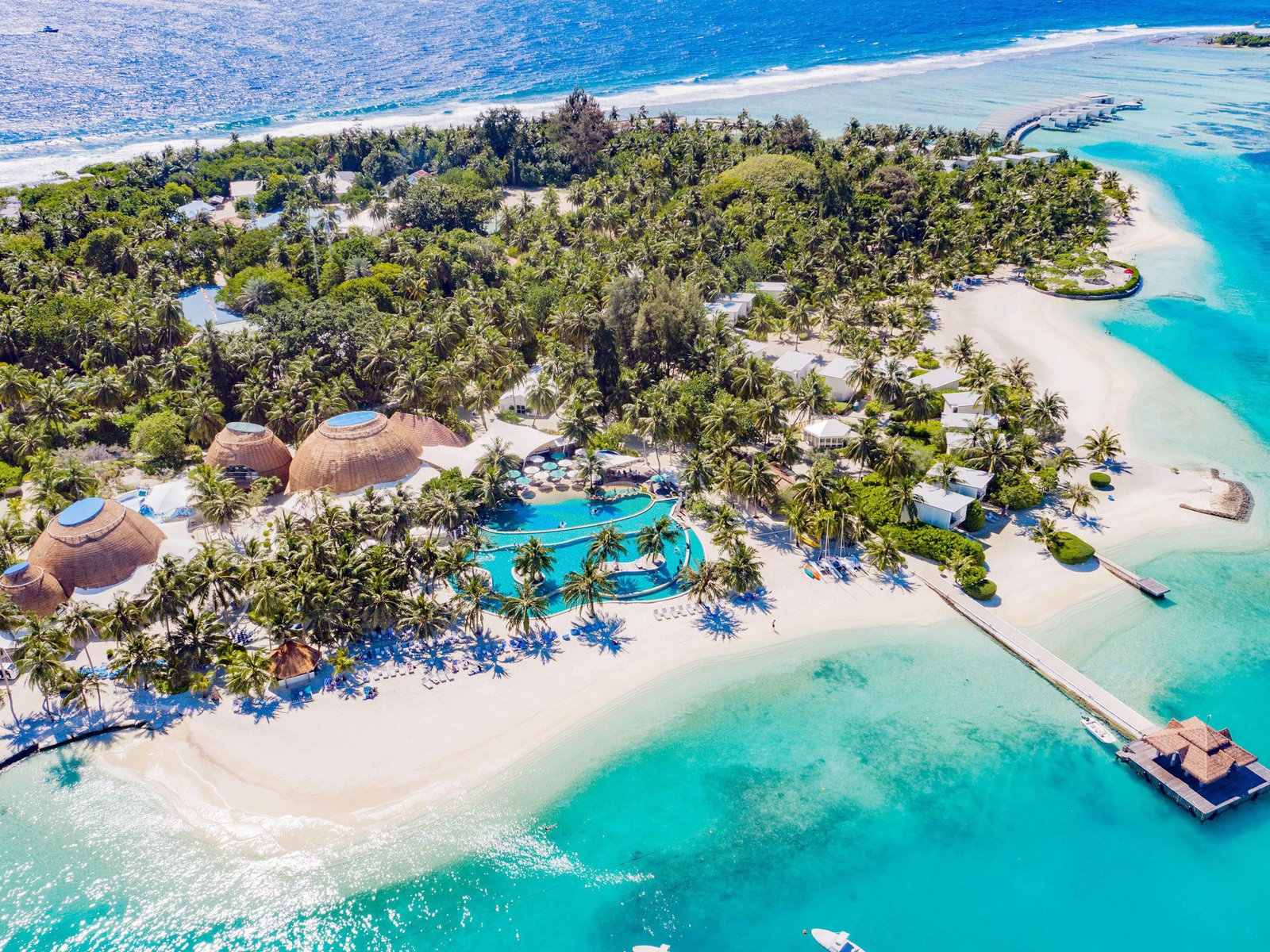 holiday-inn-resort-south-male-atoll-6704090904-4x3