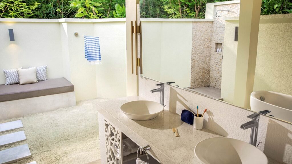 tb_olhuveliromance_mle_ac_1484578_romantic_beach_villa_with_pool_vim1_0235_bathroom